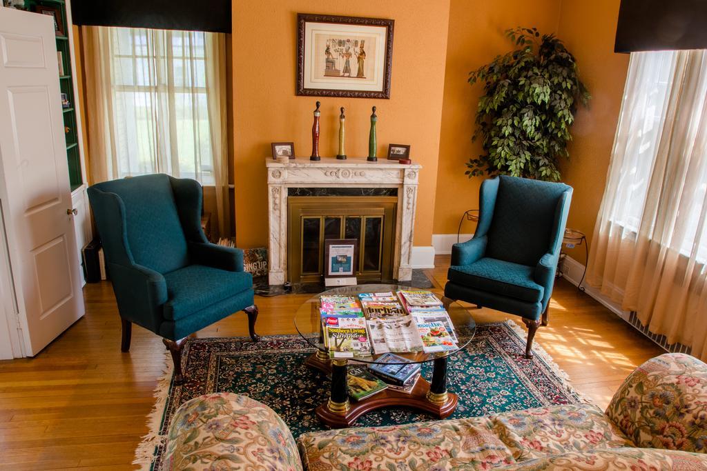 Morehead Manor Bed And Breakfast Durham Exteriör bild