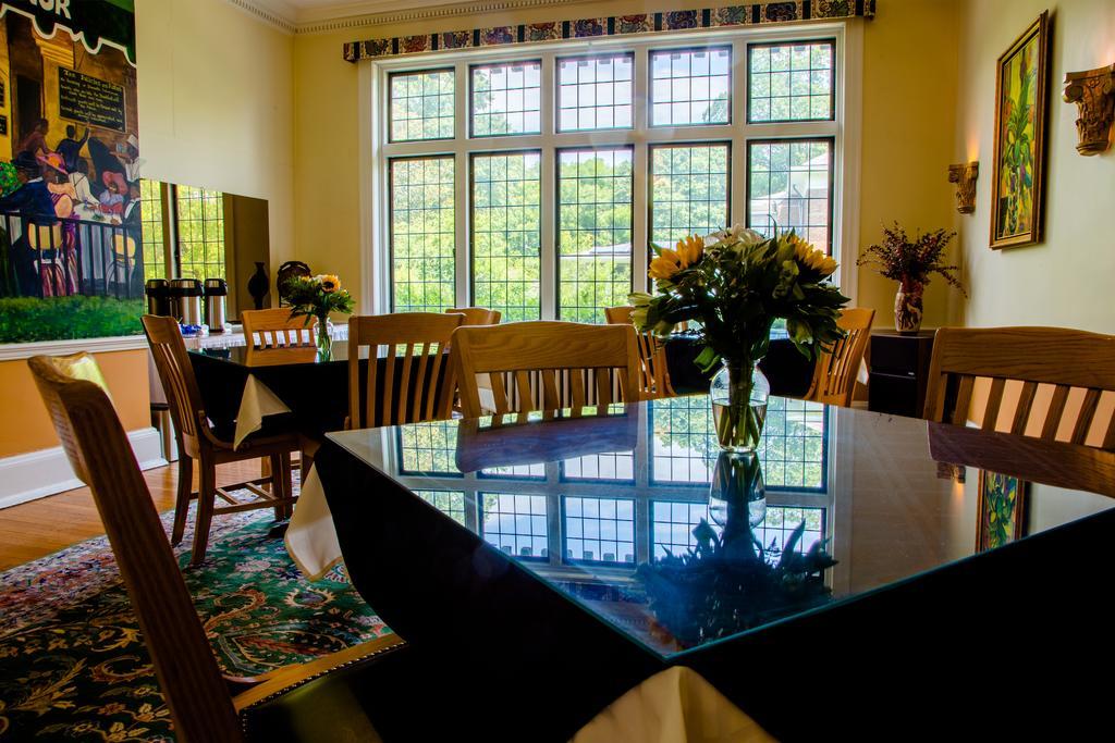Morehead Manor Bed And Breakfast Durham Exteriör bild